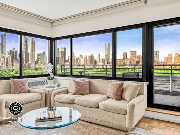 910 5th Avenue image 3 of 16