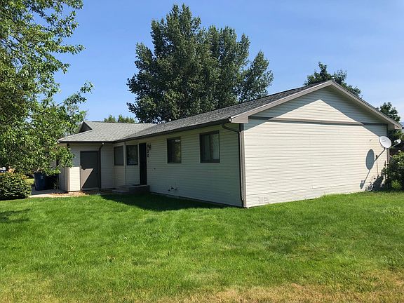 2nd image of 550 River Ct