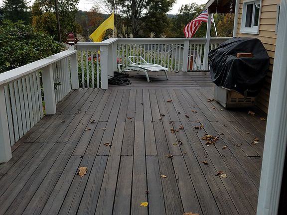 3rd image of 13 Hickory Hill Dr