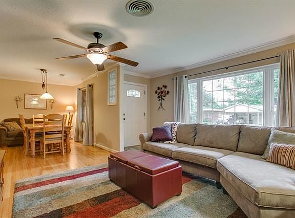 4th image of 3625 Scranton Dr