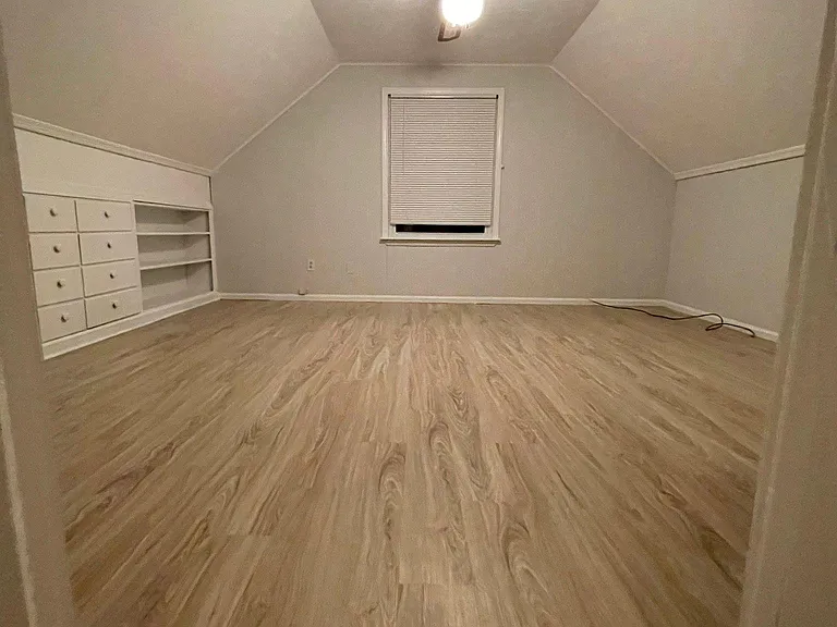 27050 Drakefield Ave — Photo 18