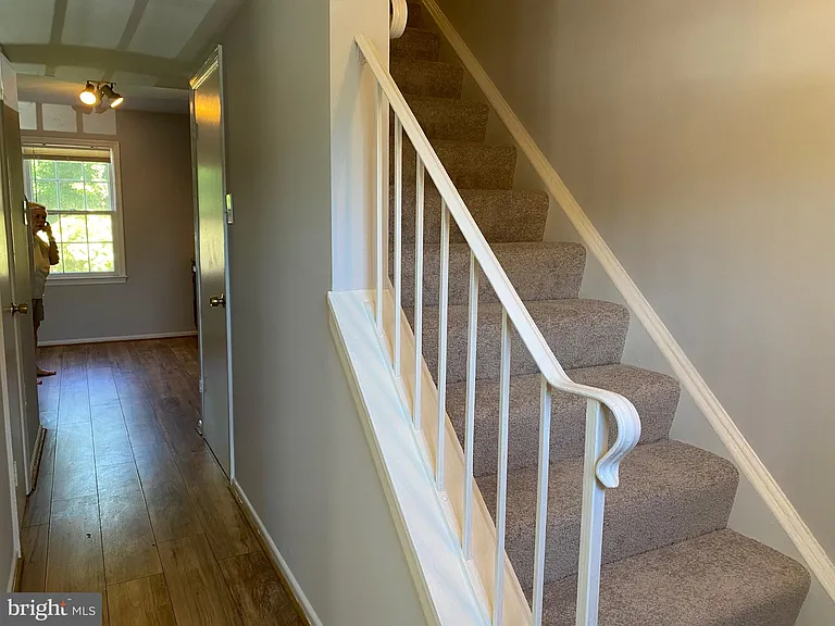 4 Chantilly Ct — Photo 22