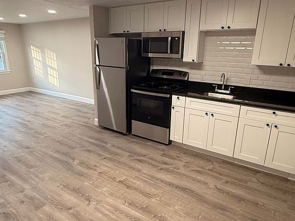 2nd image of 90 Ridgewood Ln #27-05