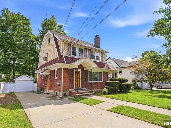 2nd image of 1481 Endicott Terrace