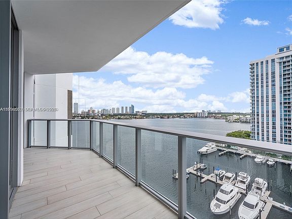 2nd image of 17301 Biscayne Blvd APT 1105