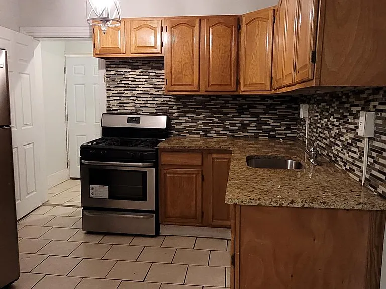 Spacious Kitchen - Stainless Steel Appliances, Granite Countertop,