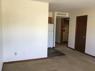 202 Stonewall Ct APT 1, Nappanee, IN 46550