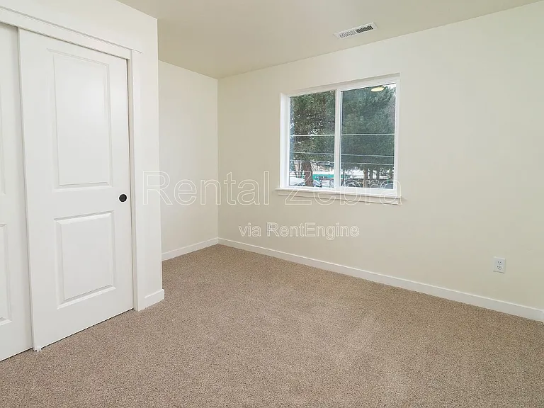 663 SE Dunham St #2 — Photo 24
