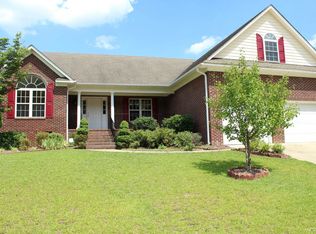 8020 Trout Creek Rd, Fayetteville, NC 28304