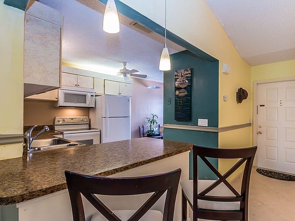 4th image of 52 Centennial Ct