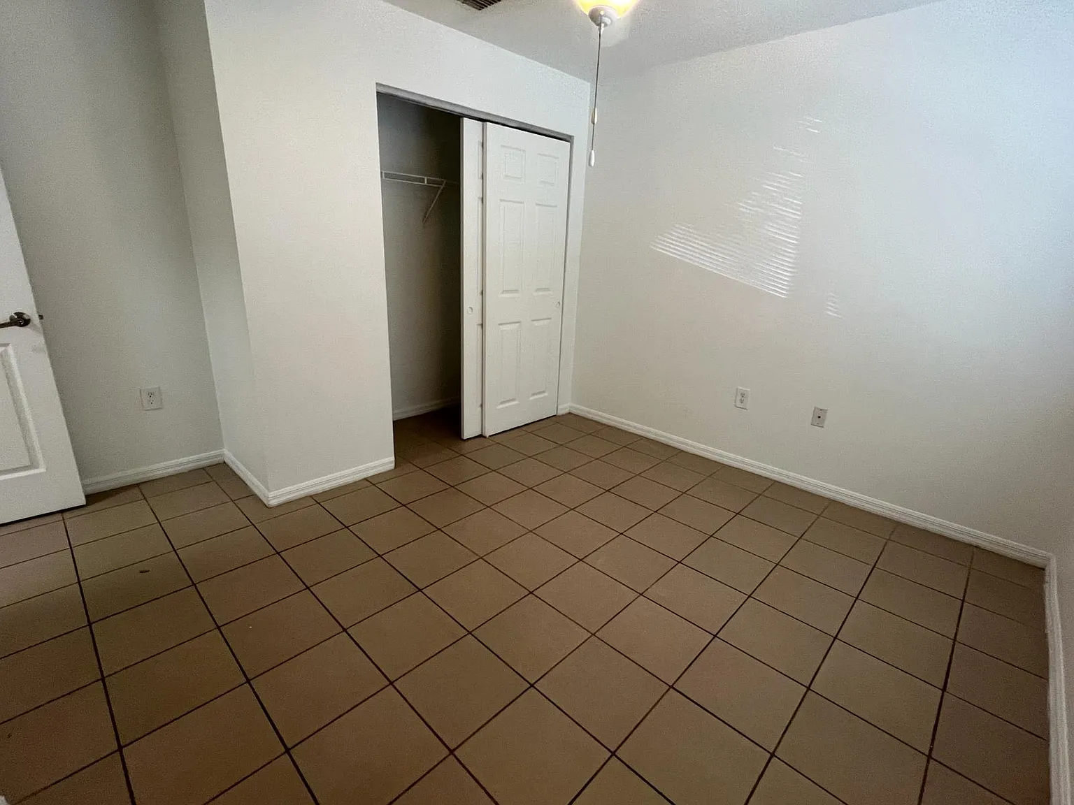 2 bed, 950 sqft, $1,018 — Photo 4