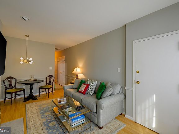 5th image of 226 3rd St NE #35