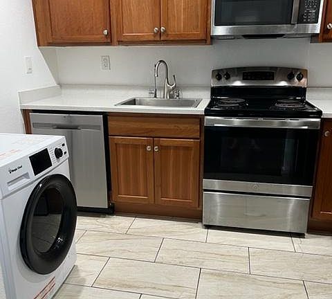 2nd image of 940 Linden Ave #208