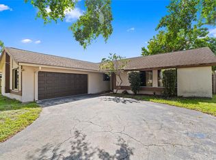 711 SW 95th Ter, Hollywood, FL 33025