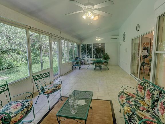 3rd image of 1025 Lake Rogers Cir
