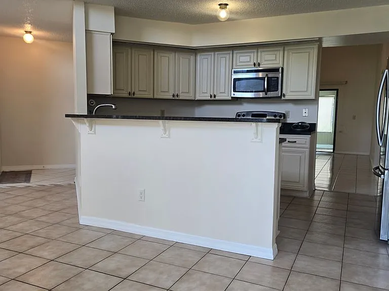 838 Honolulu Woods Ln — Photo 5