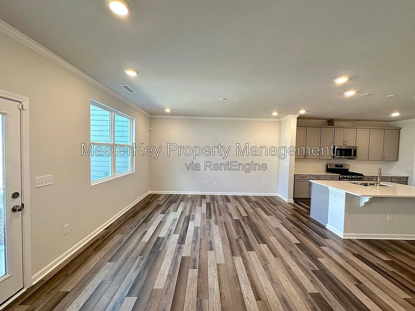 3 bed, 2.5 bath, 1817 sqft, $2,125 — Photo 3