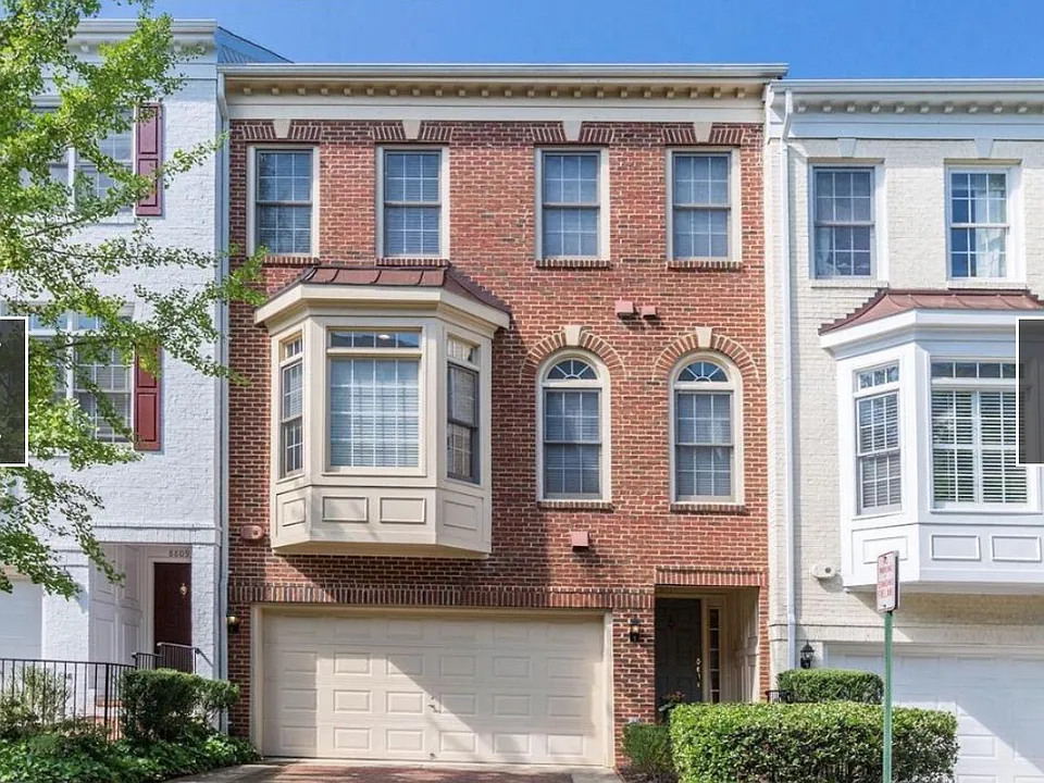 8811 Hunting Lodge Ct