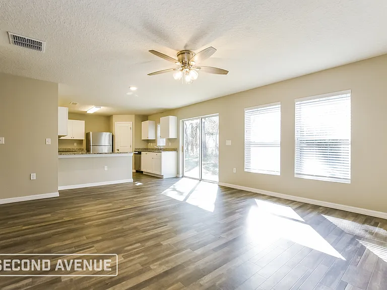 3637 W Parkview Dr — Photo 2