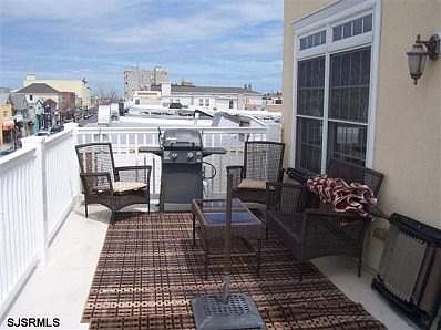 4th image of 961 Asbury Ave