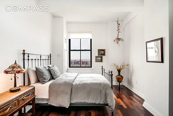 Sold by Compass | media 4