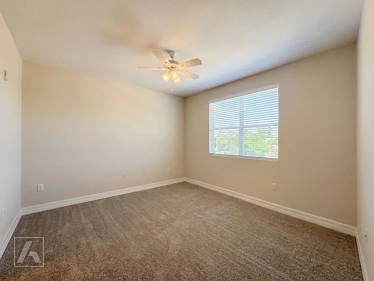 North Pointe Place — Photo 12
