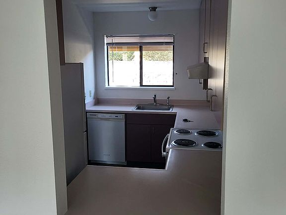 4th image of 635 5th St #7