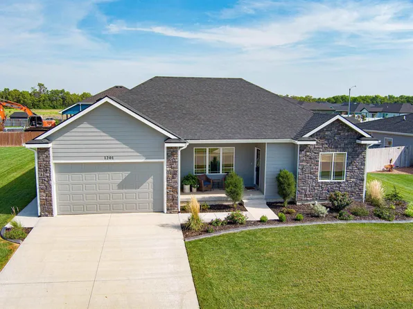 1201 Wet Stone Dr, Salina, KS 67401