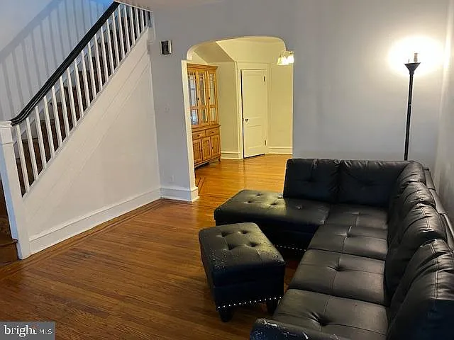 3 bed, 1200 sqft, $1,700 — Photo 3