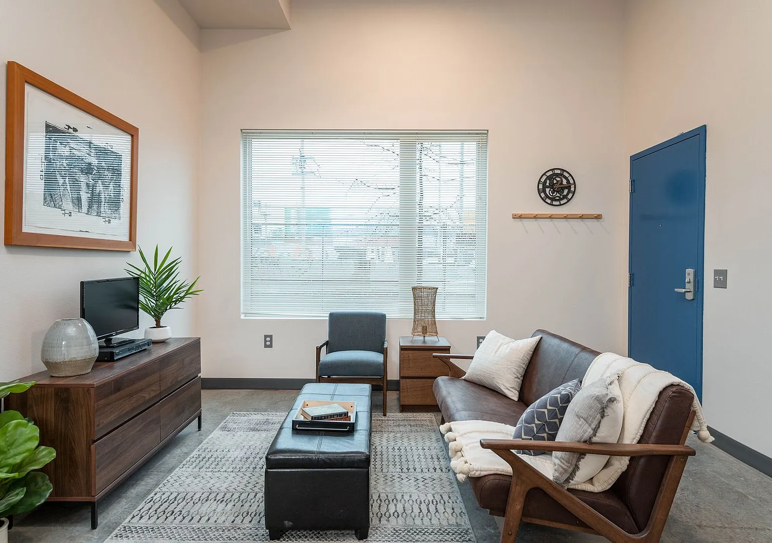 Dean River Apartments — Photo 1