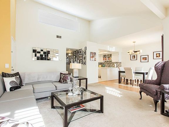 5th image of 18408 Hatteras St #10