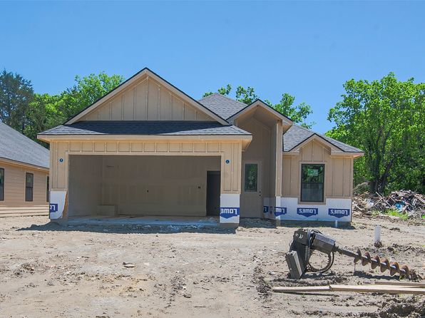 207 W Elm St, Whitewright, TX 75491