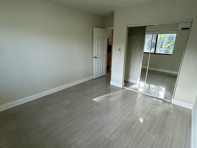 916 NE 15th Ave #3 — Photo 11