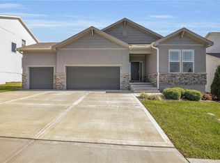 829 SW Haverford Rd, Lees Summit, MO 64081