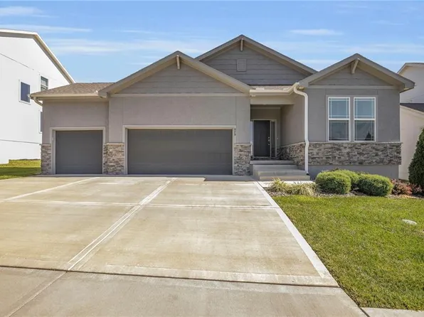 829 SW Haverford Rd, Lees Summit, MO 64081