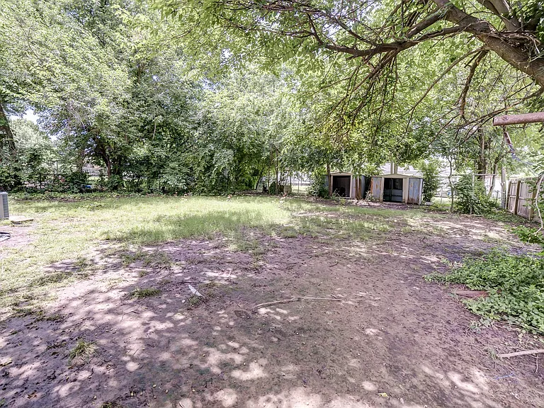 1618 S Ash Pl — Photo 36