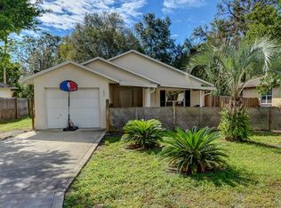 830 W Hogle Ave, Deland, FL 32720