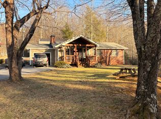 744 Silvers Hollow Rd, Spruce Pine, NC 28777