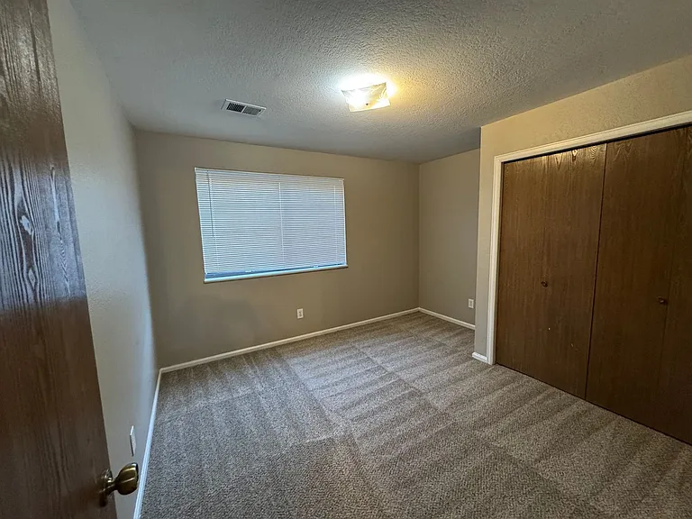 551 W Prentice Ave — Photo 15