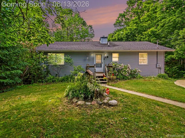 3621 Atkins Rd, Petoskey, MI 49770
