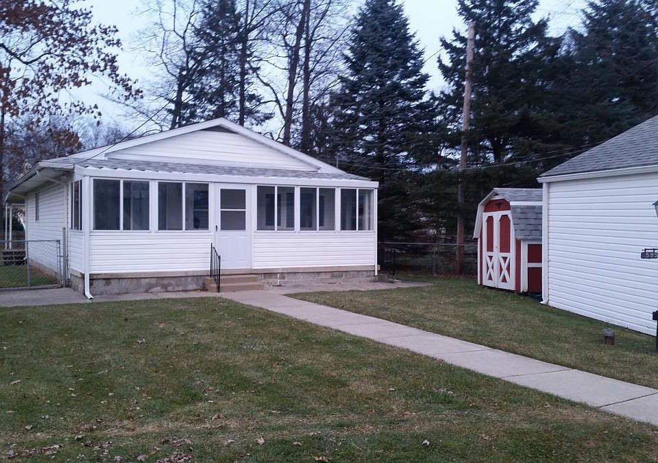 2 Bedroom 2 Bath Lake Access