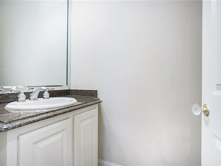 614 Timm Valley Rd NE #B — Photo 8