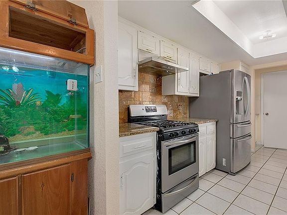 5th image of 1409 Guildford St