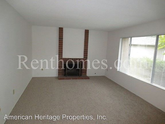 4th image of 10818 Eberly Ct