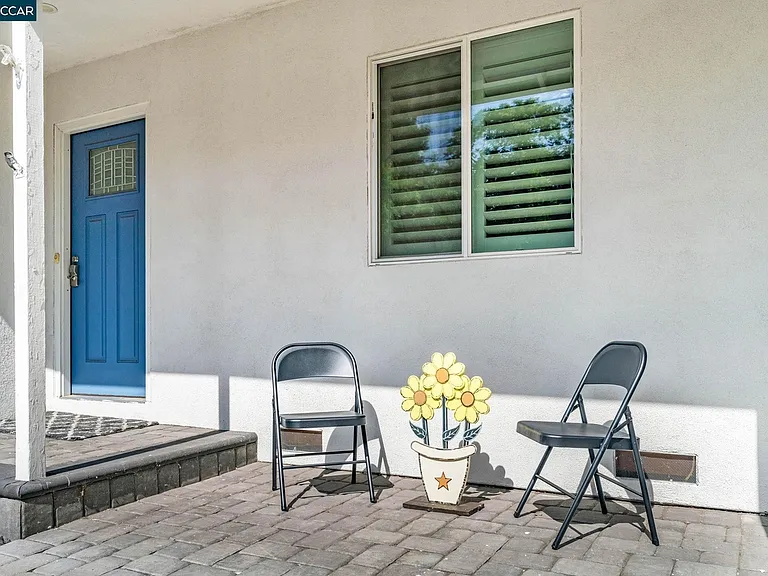 1331 Pear Dr — Photo 4