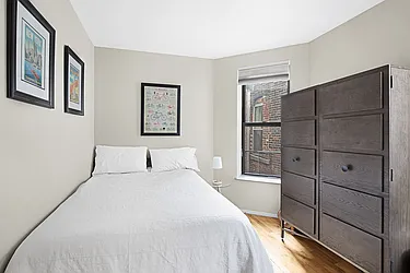 Rented by R New York