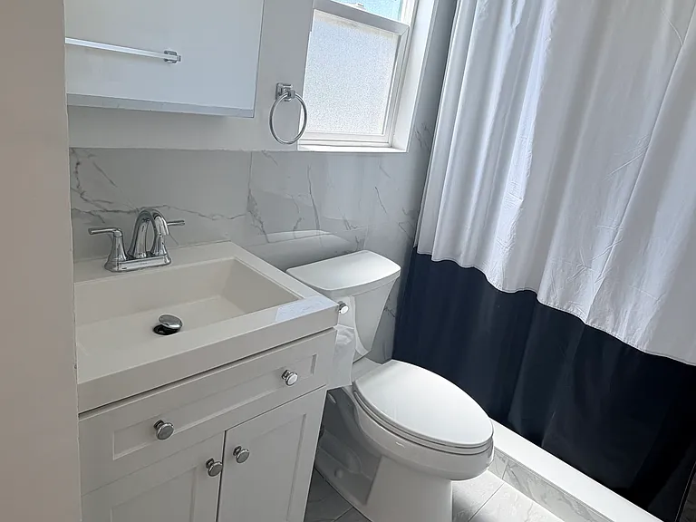 10937 Whitaker Ave — Photo 12