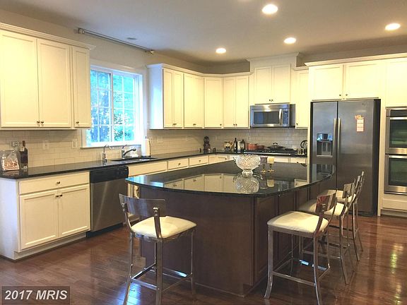 4th image of 10278 Greenspire Dr