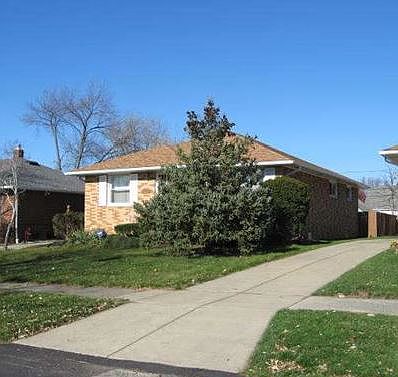 2nd image of 15917 Rowena Ave
