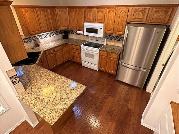4th image of 9 Hornby Ln